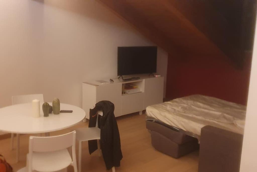 Charming 2.5Room Flat In Center Of Монфорте-д'Альба Экстерьер фото